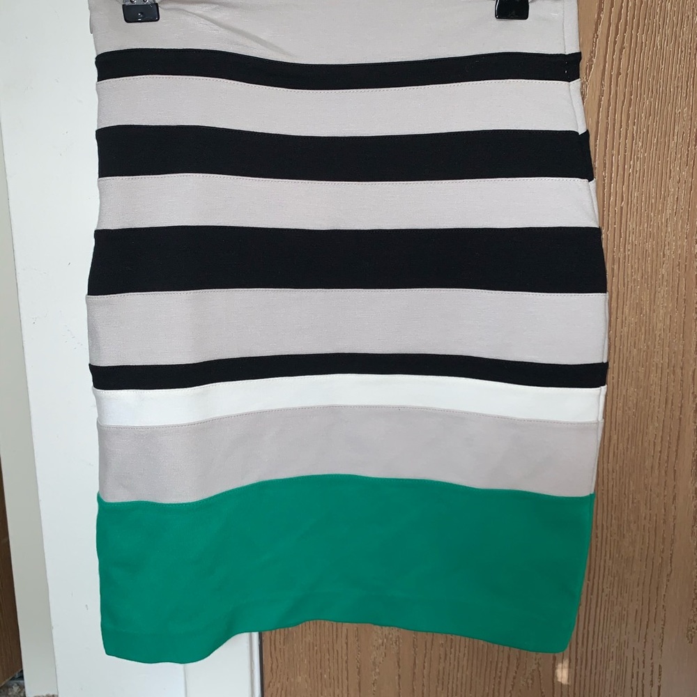 Color blocked pencil skirt